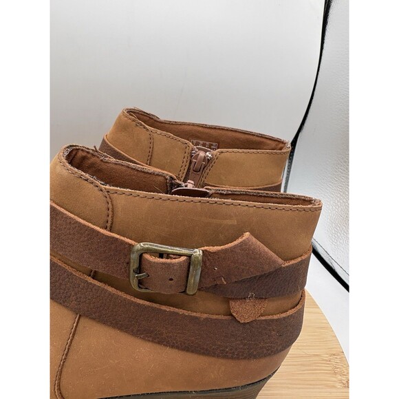 Clarks Addiy Cora Nubuck Camel Leather Bootie Womens Size 9.5 Side  Zip - Picture 5 of 10